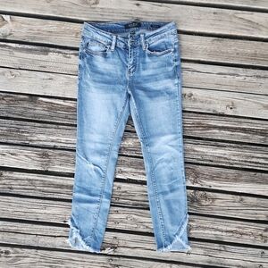 Judy Blue Light Wash 5 27 Skinny Fit Fray Raw Hem Boutique Cropped Stretch